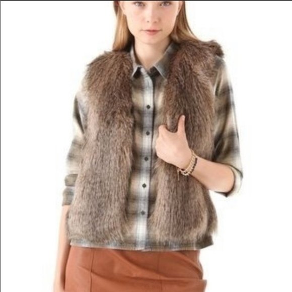 Club Monaco Jackets & Blazers - Club Monaco Matilda Faux Fur Vest Size small